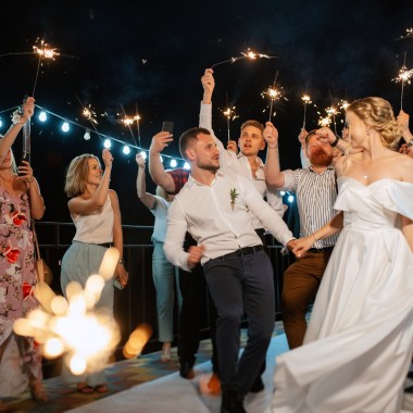 Hochzeitsbeleuchtung Ideen: So bringt ihr eure Hochzeit zum Strahlen