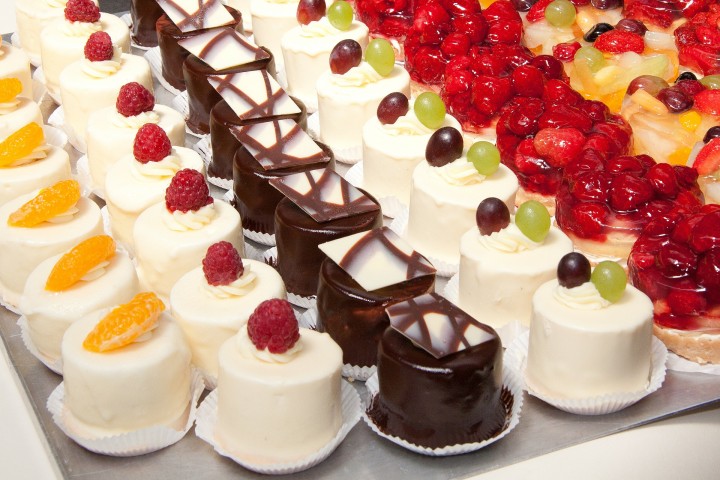 Petit Four Candy Bar